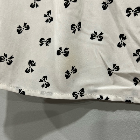 Loose white/black blouse - Picture 7 of 7